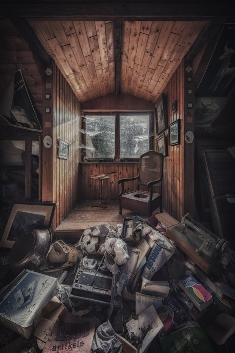 abandoned-decay-urbex.jpg