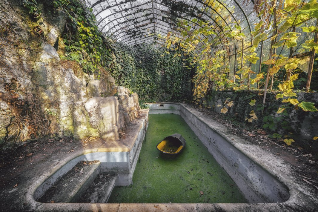 an-abandoned-swimming-pool-in-belgium.jpg