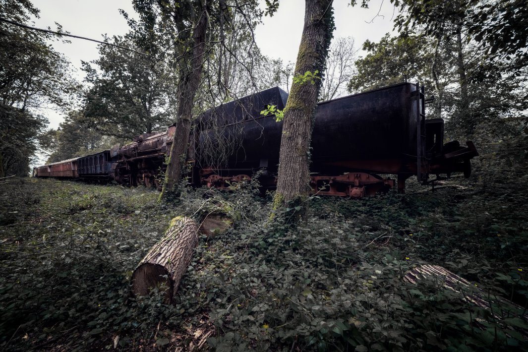 verlaten-urbex-stoomtrein-in-belgie.jpg