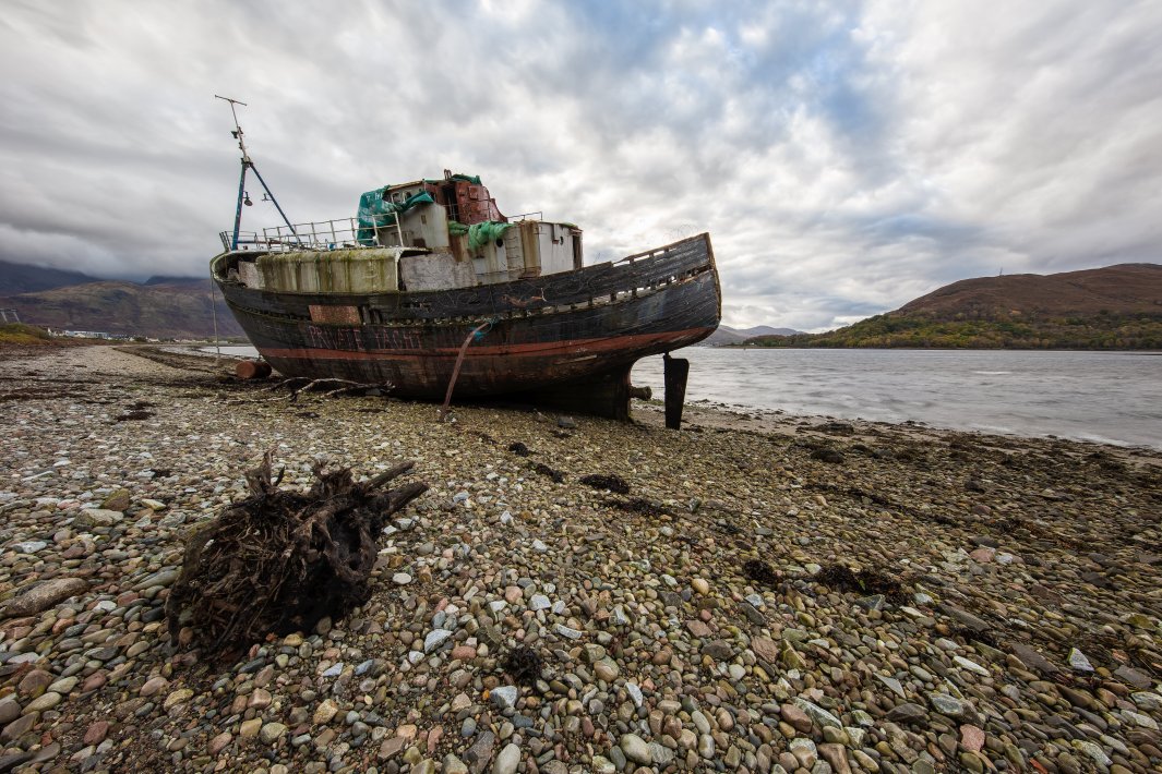an-abandoned-boat-at-fort-william-in-scotland.jpg