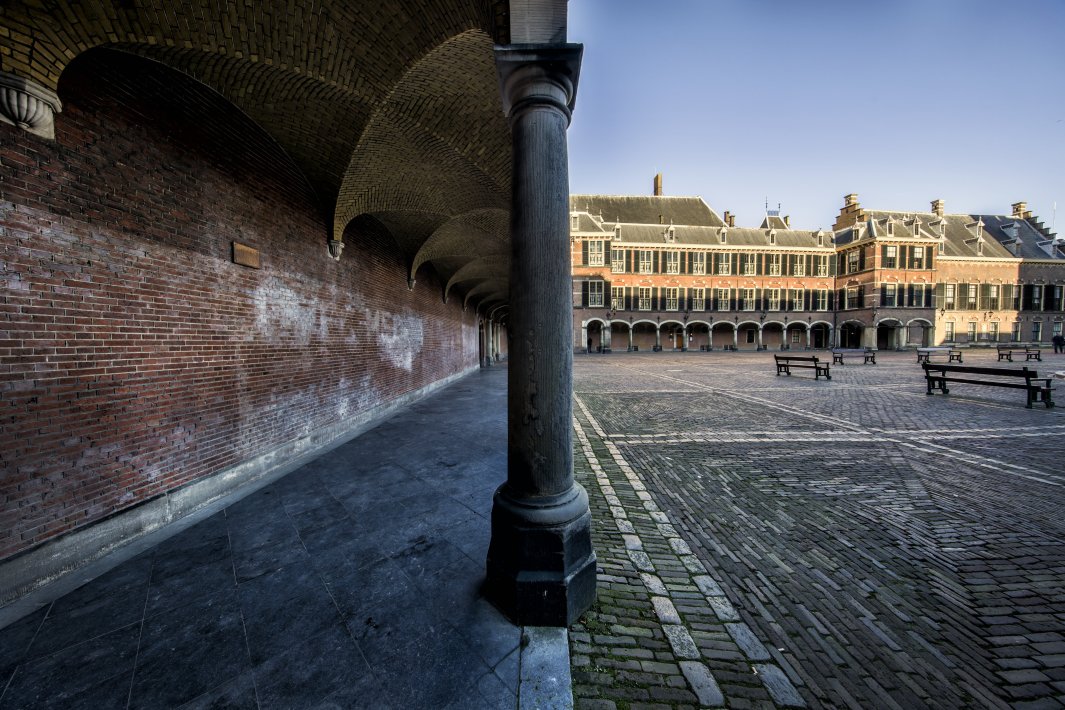 binnenhof-the-hague-architecture.jpg